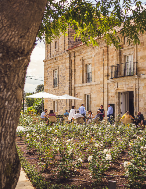 Imagen de la terraza del Palacio de los Acevedo