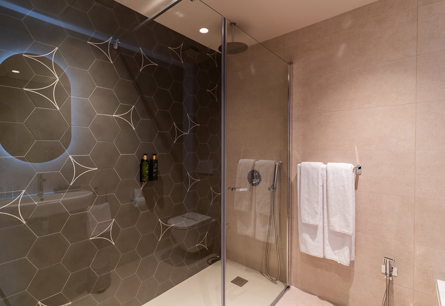 Baño completo con ducha