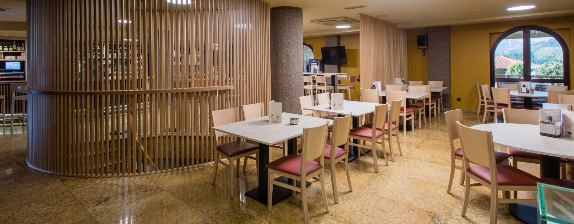 Photograph of the dining room of one of the lodgings